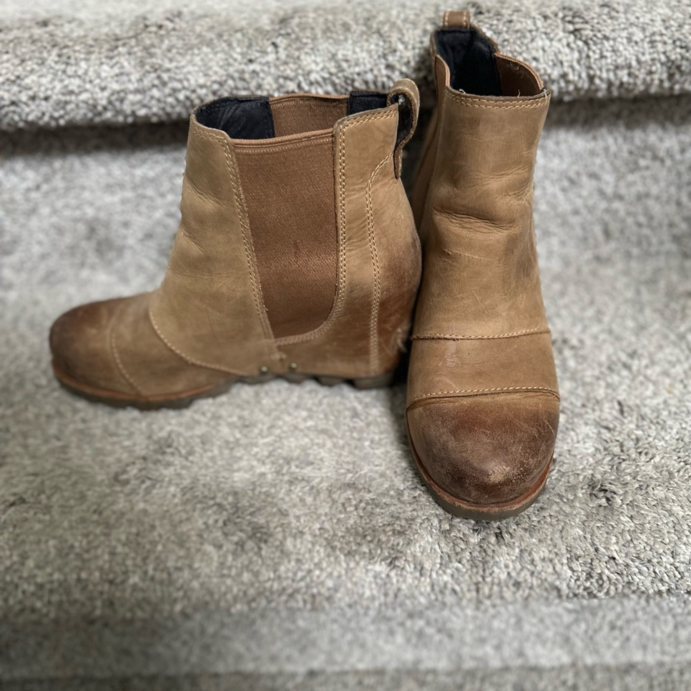 Sorel wedge boots